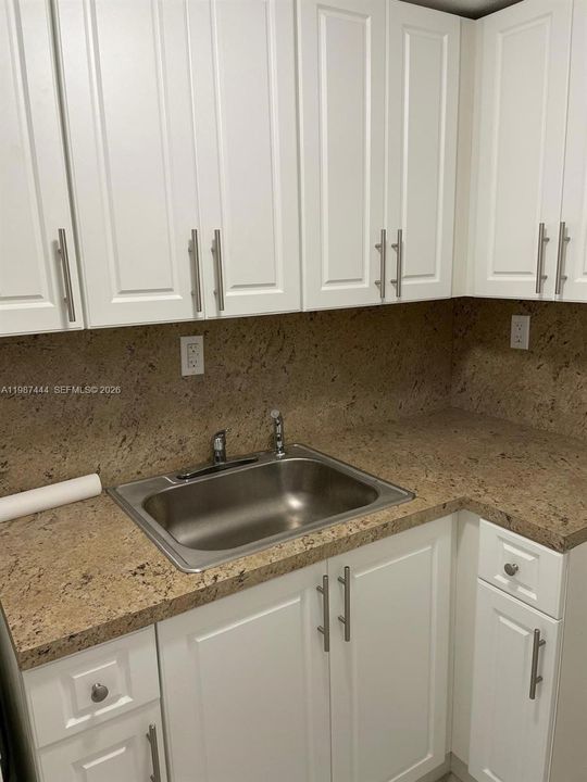 Recently Rented: $1,000 (1 beds, 1 baths, 1739 Square Feet)