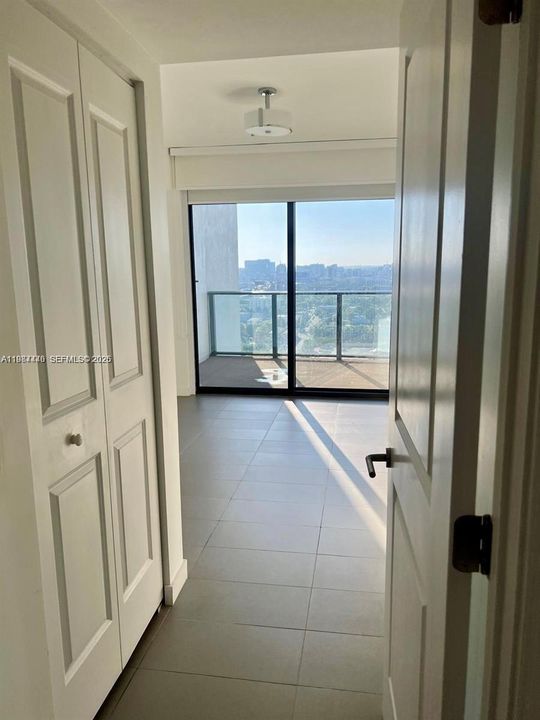 For Sale: $440,000 (1 beds, 1 baths, 850 Square Feet)