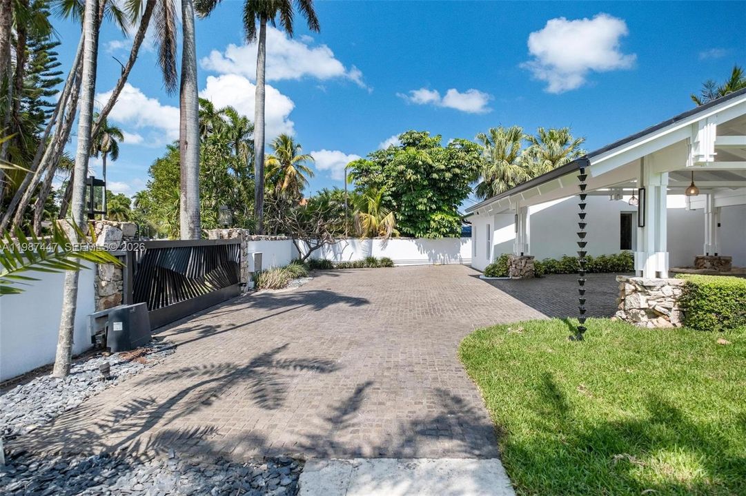 En Renta: $35,000 (5 camas, 4 baños, 3094 Pies cuadrados)