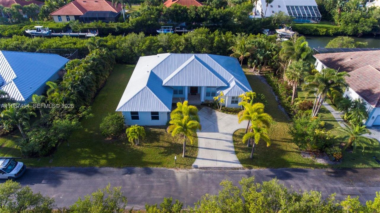 For Sale: $1,595,000 (4 beds, 3 baths, 2501 Square Feet)