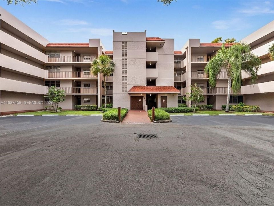 Active With Contract: $300,000 (3 beds, 2 baths, 1155 Square Feet)