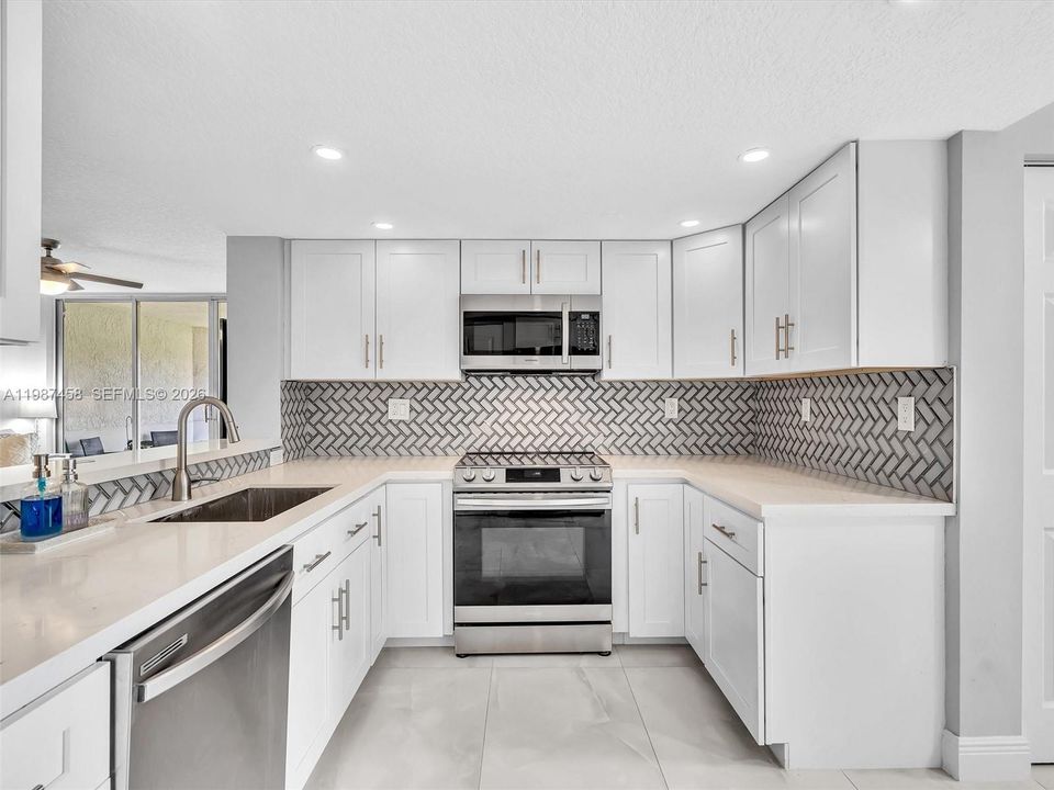 Active With Contract: $300,000 (3 beds, 2 baths, 1155 Square Feet)