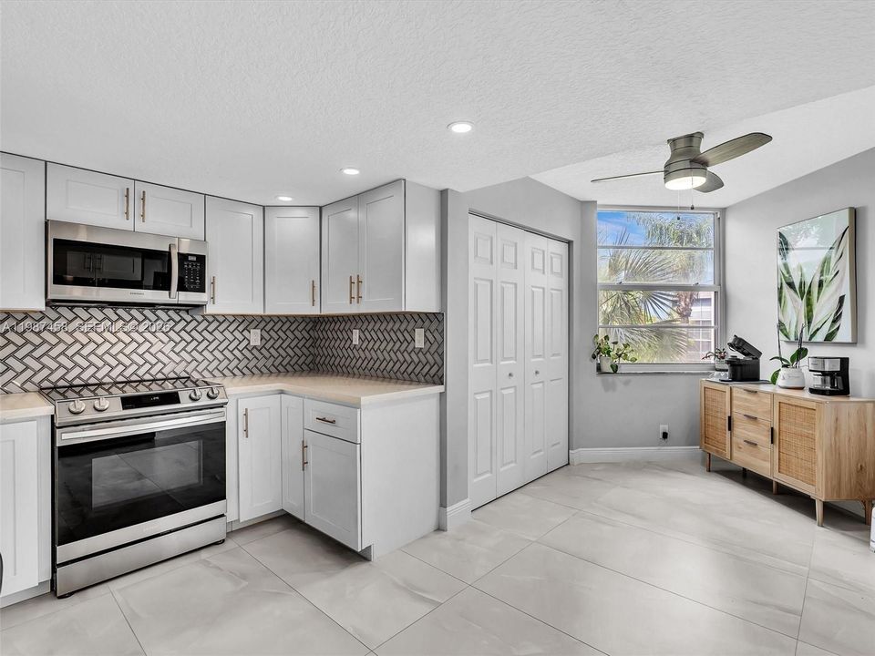 Active With Contract: $300,000 (3 beds, 2 baths, 1155 Square Feet)