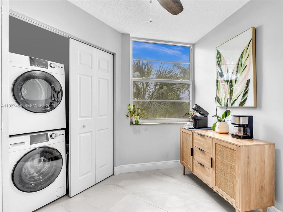 Active With Contract: $300,000 (3 beds, 2 baths, 1155 Square Feet)