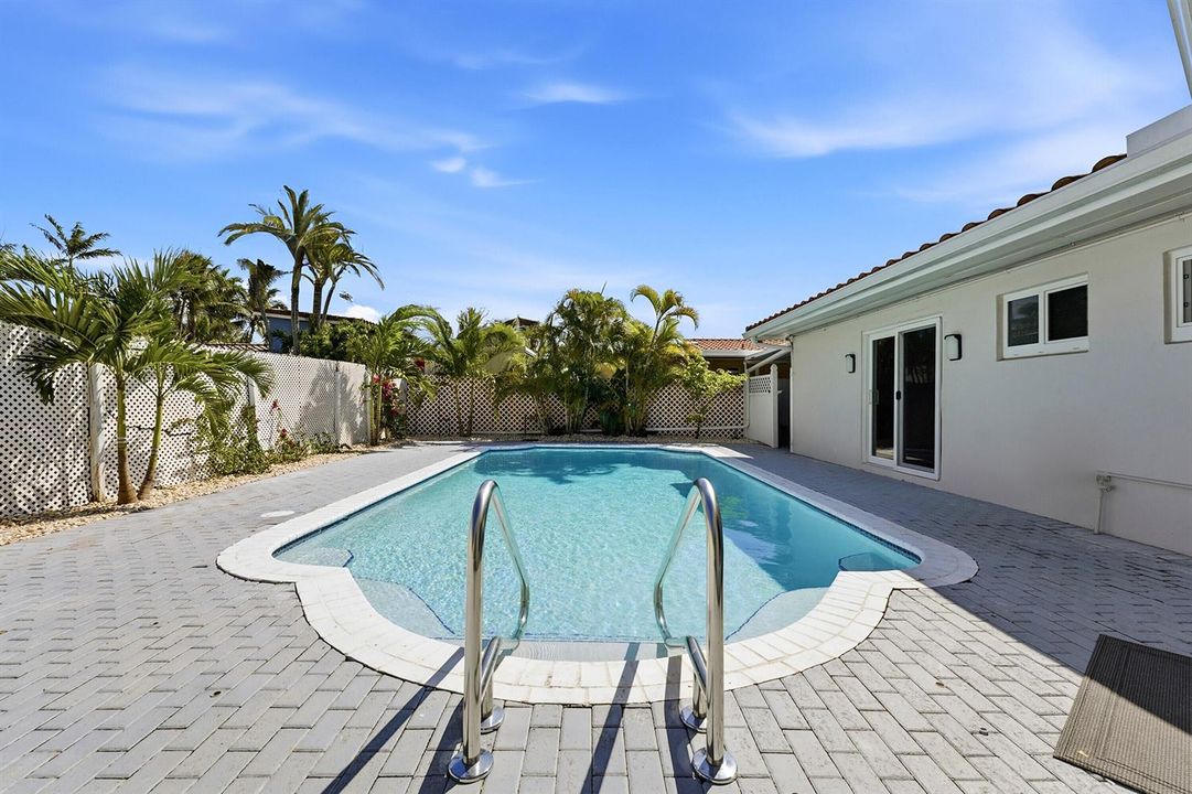 POOL/BACKYARD