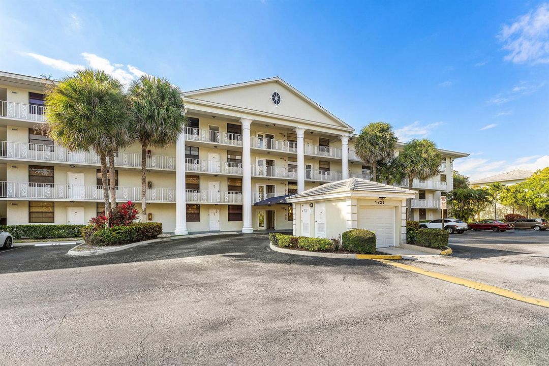 1721 White hall Drive-201
