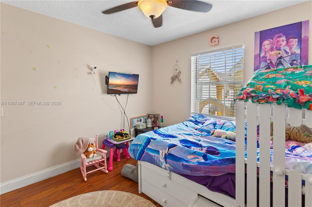 Vendido Recientemente: $274,900 (3 camas, 2 baños, 1189 Pies cuadrados)