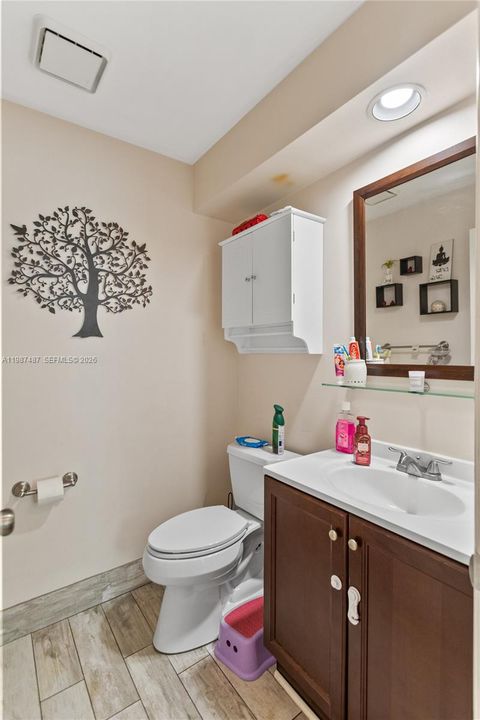 Vendido Recientemente: $274,900 (3 camas, 2 baños, 1189 Pies cuadrados)