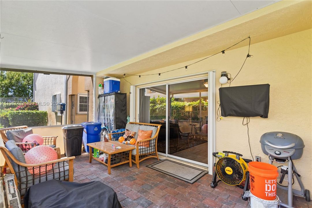 Vendido Recientemente: $274,900 (3 camas, 2 baños, 1189 Pies cuadrados)