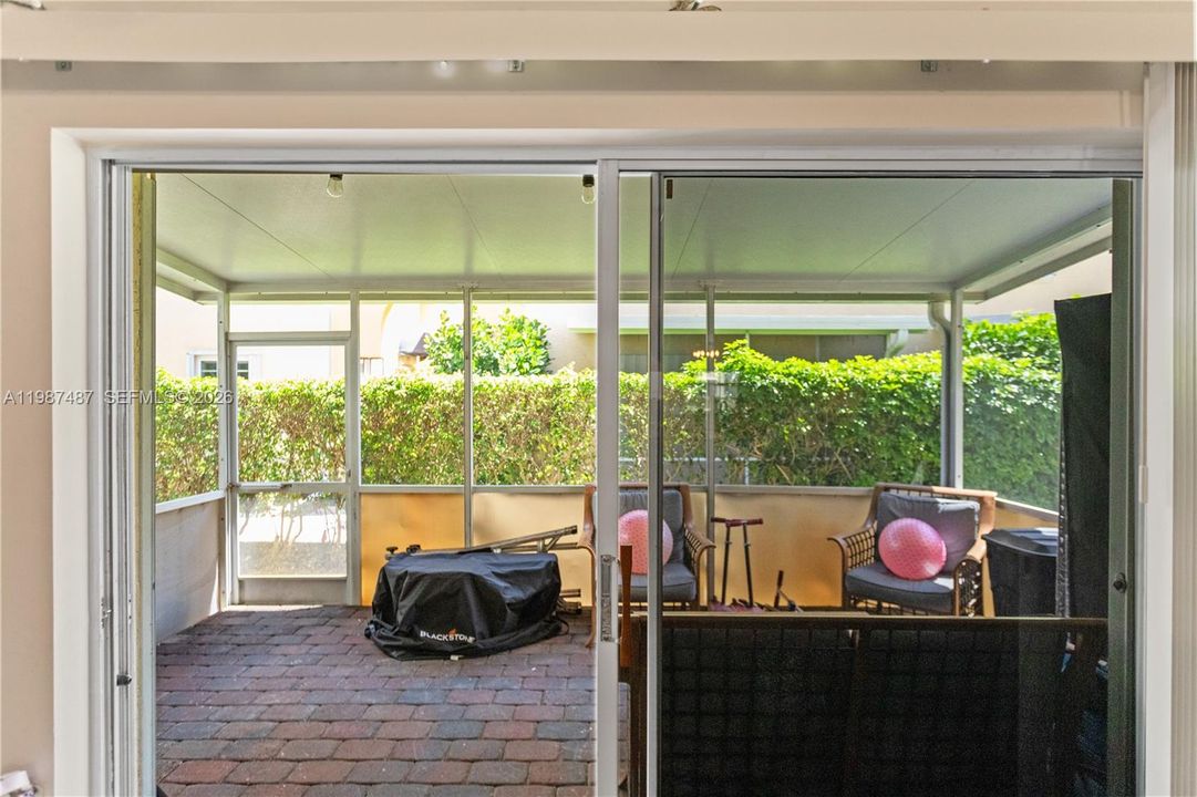 Vendido Recientemente: $274,900 (3 camas, 2 baños, 1189 Pies cuadrados)