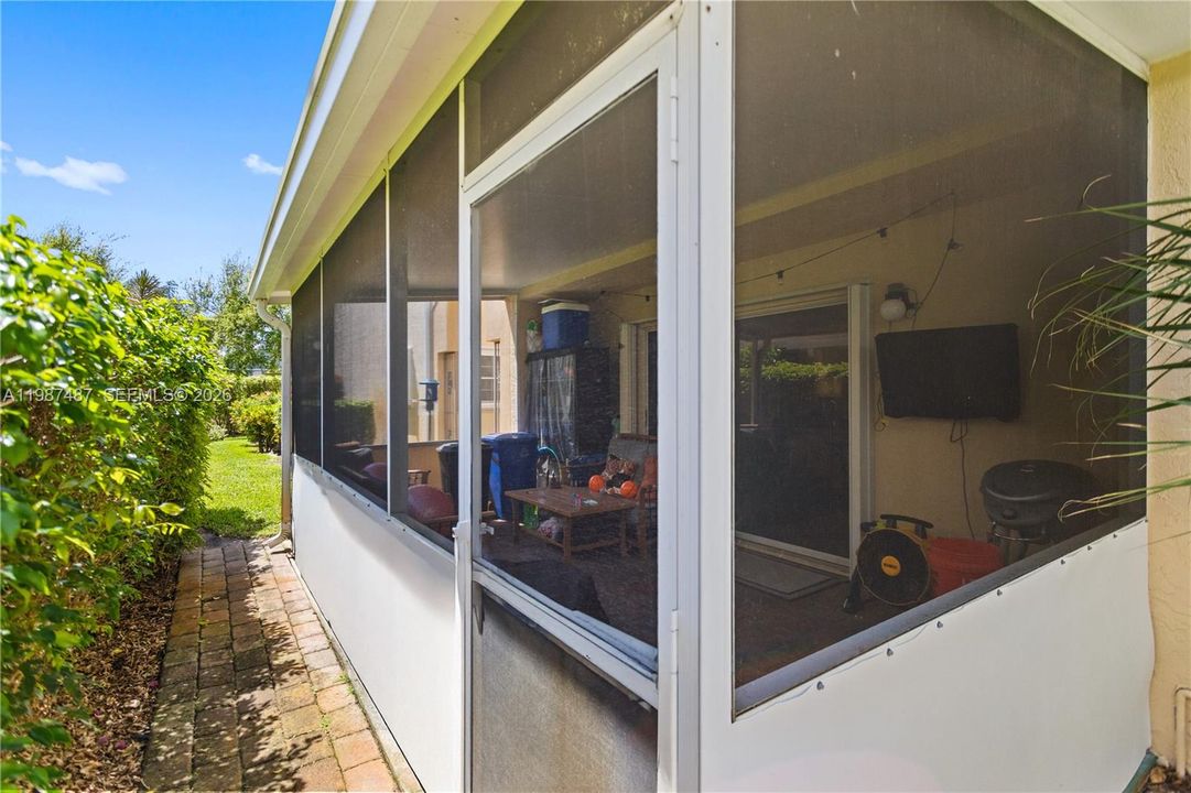 Vendido Recientemente: $274,900 (3 camas, 2 baños, 1189 Pies cuadrados)