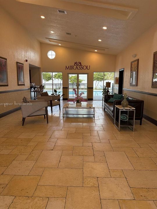 待售: $275,000 (2 贝兹, 2 浴室, 1041 平方英尺)