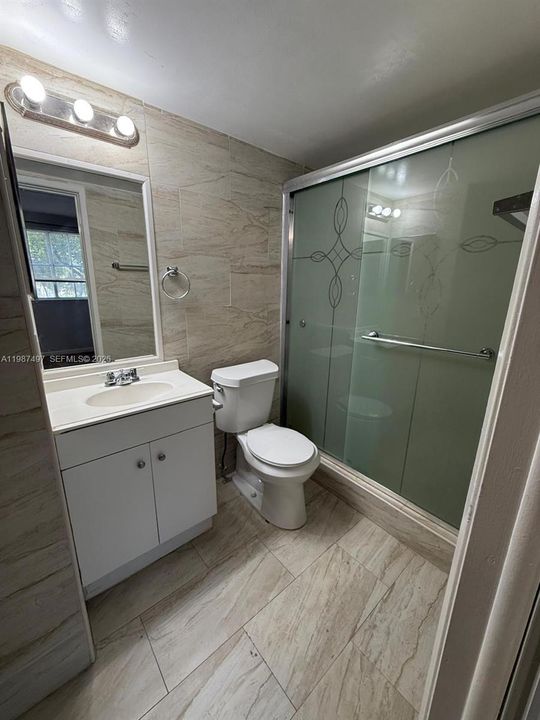 待售: $275,000 (2 贝兹, 2 浴室, 1041 平方英尺)