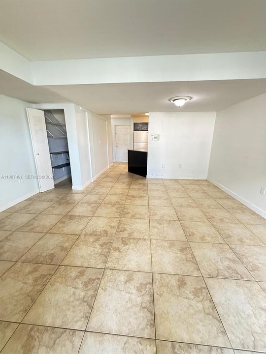 待售: $275,000 (2 贝兹, 2 浴室, 1041 平方英尺)