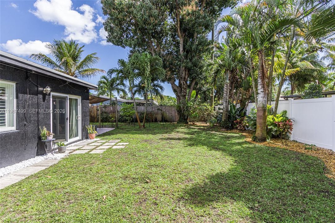 Activo con contrato: $549,900 (3 camas, 2 baños, 1405 Pies cuadrados)