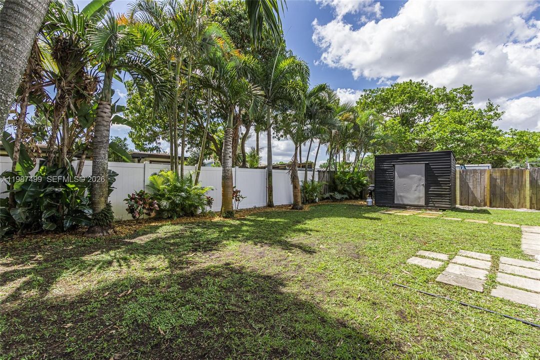 Activo con contrato: $549,900 (3 camas, 2 baños, 1405 Pies cuadrados)