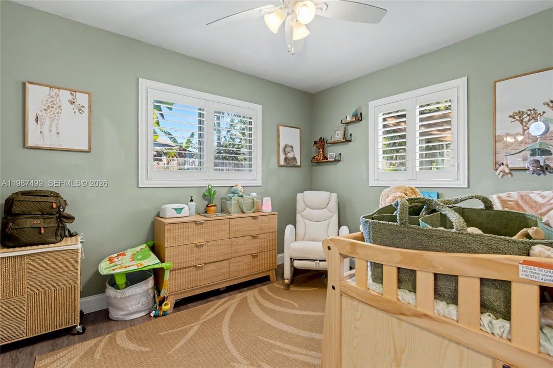 Activo con contrato: $549,900 (3 camas, 2 baños, 1405 Pies cuadrados)