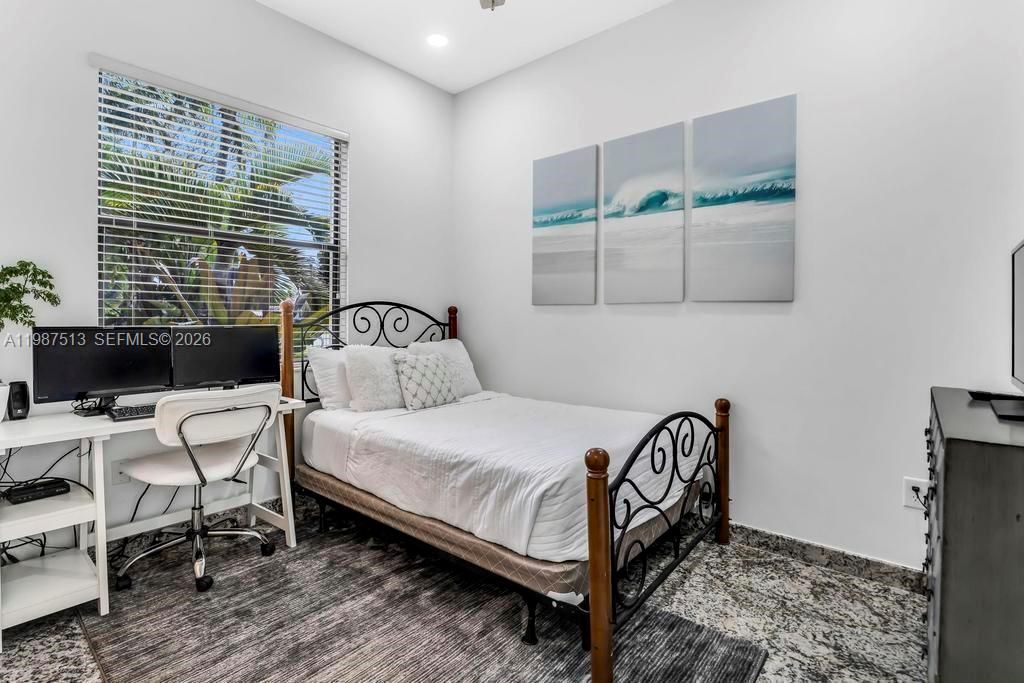 Activo con contrato: $1,950,000 (6 camas, 5 baños, 4395 Pies cuadrados)