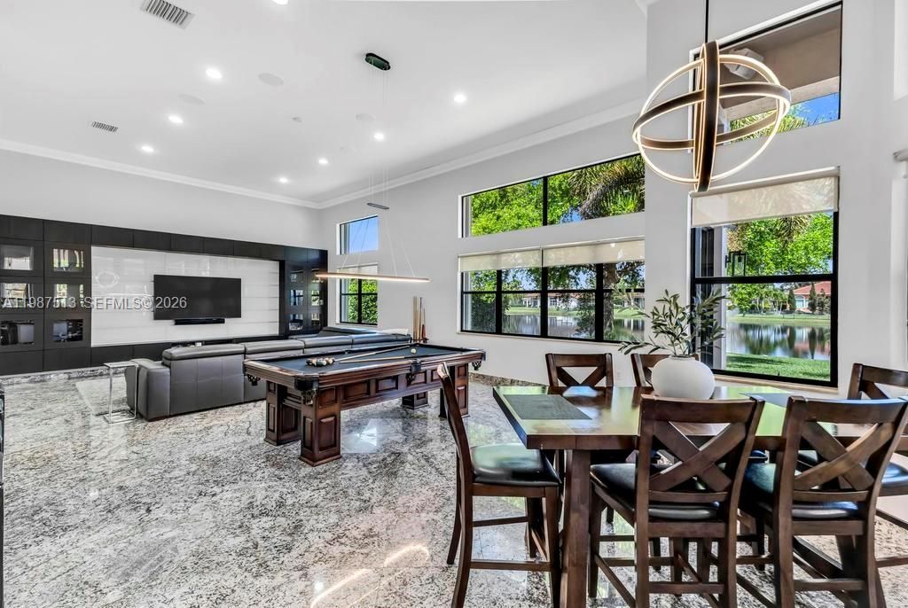 Activo con contrato: $1,950,000 (6 camas, 5 baños, 4395 Pies cuadrados)