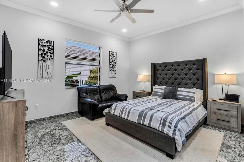 Activo con contrato: $1,950,000 (6 camas, 5 baños, 4395 Pies cuadrados)