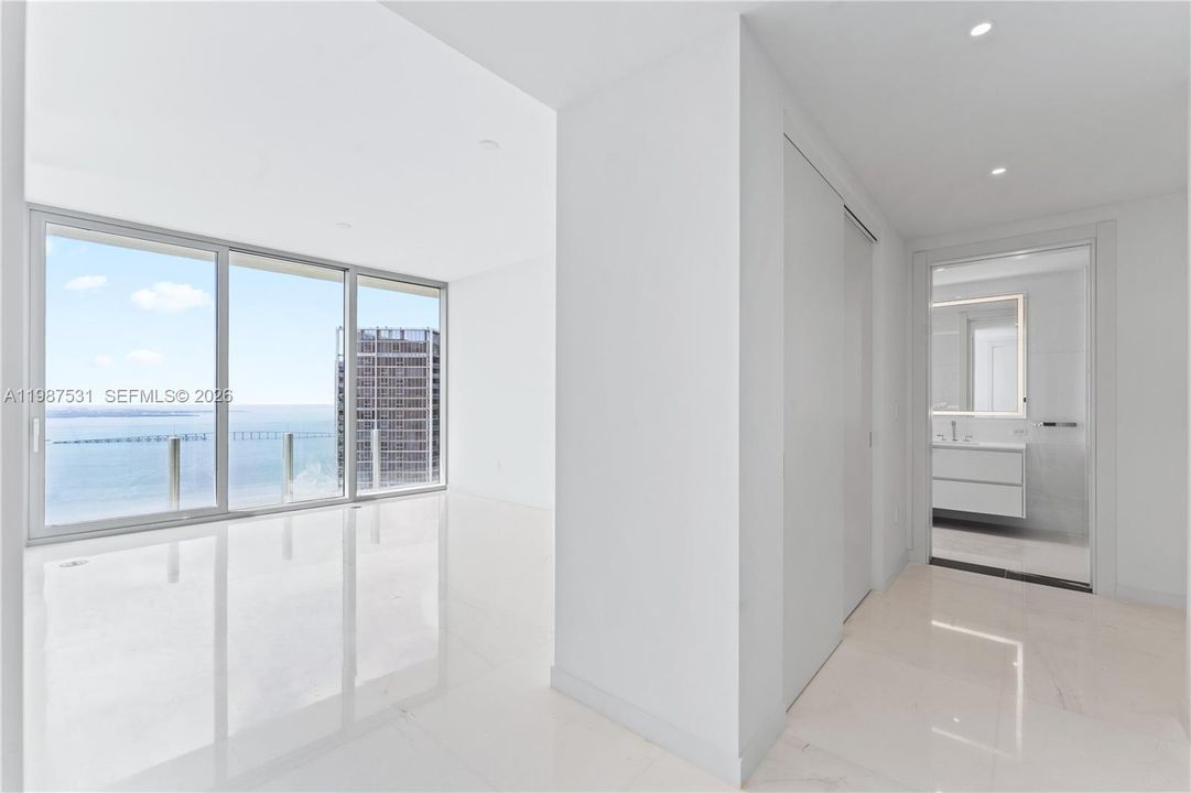 Activo con contrato: $22,500 (3 camas, 4 baños, 3078 Pies cuadrados)