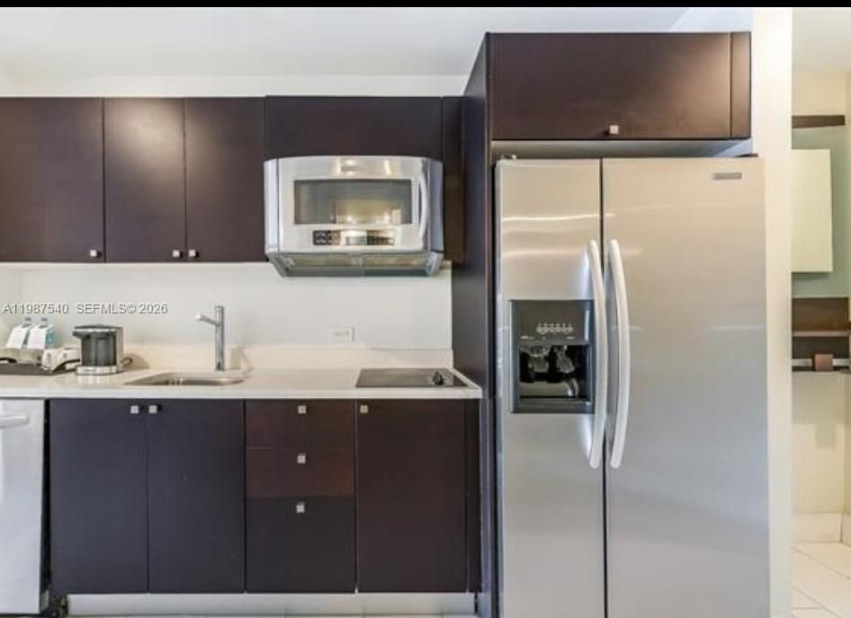 For Sale: $135,000 (1 beds, 1 baths, 705 Square Feet)