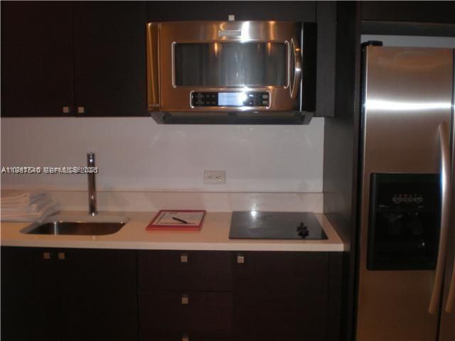 For Sale: $135,000 (1 beds, 1 baths, 705 Square Feet)