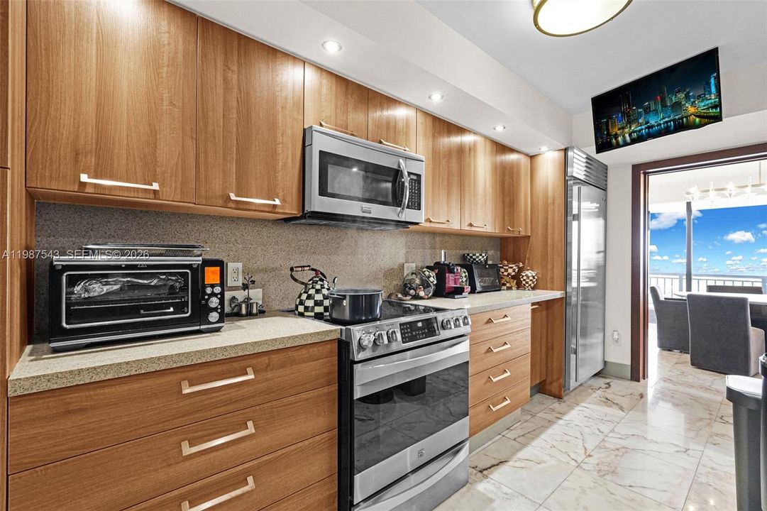 На продажу: $1,399,000 (2 спален, 2 ванн, 1967 Квадратных фут)