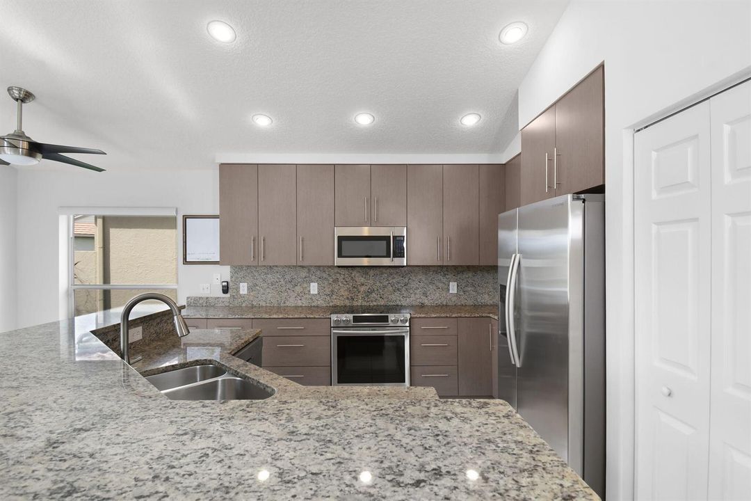 GRANITE COUNTER TOPS