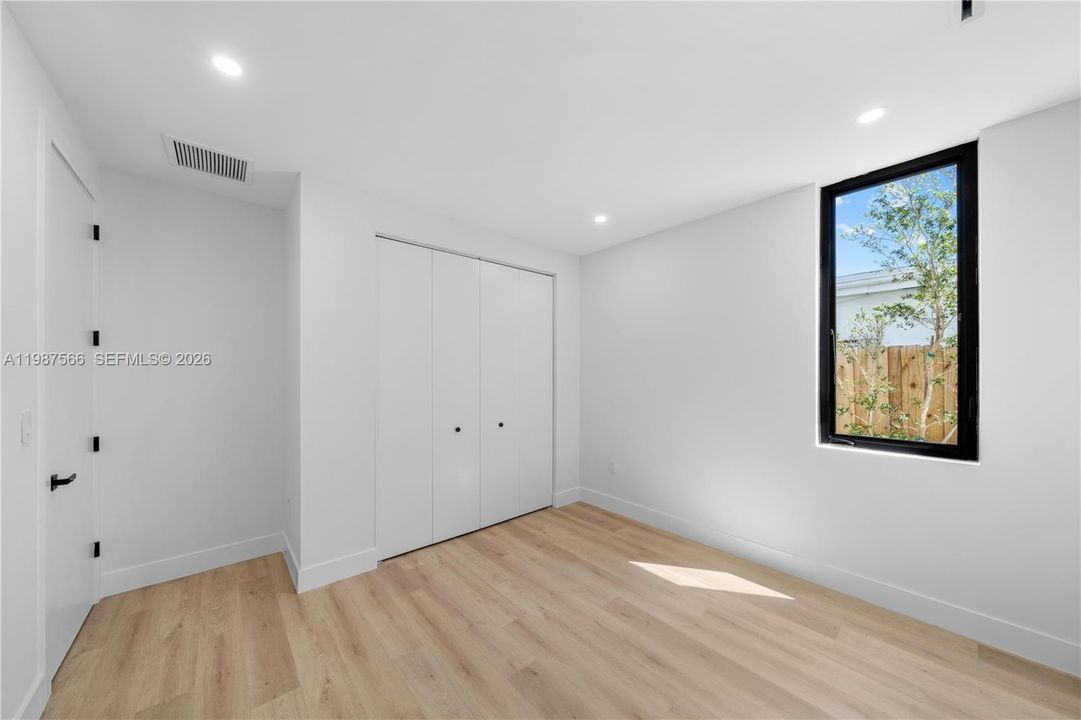 На продажу: $1,999,999 (5 спален, 3 ванн, 2472 Квадратных фут)