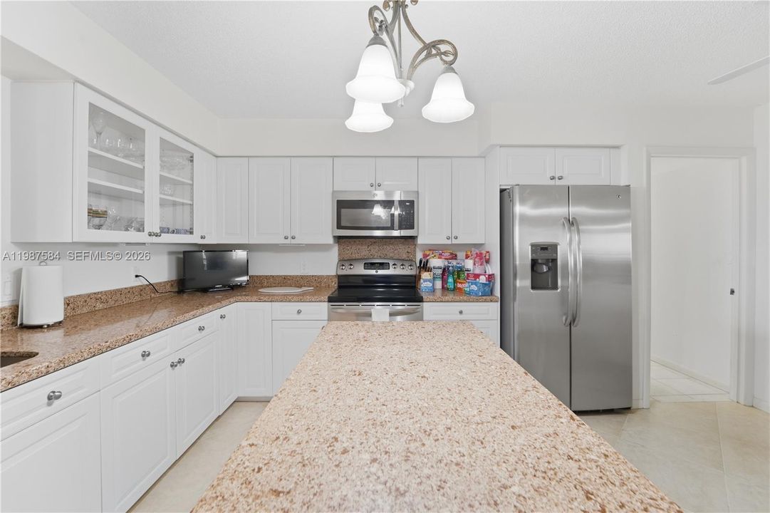 For Sale: $1,695,000 (2 beds, 2 baths, 2358 Square Feet)
