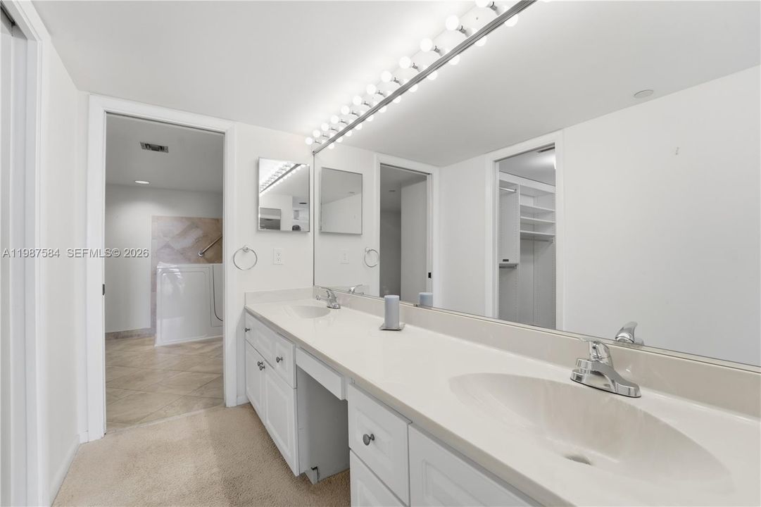For Sale: $1,695,000 (2 beds, 2 baths, 2358 Square Feet)
