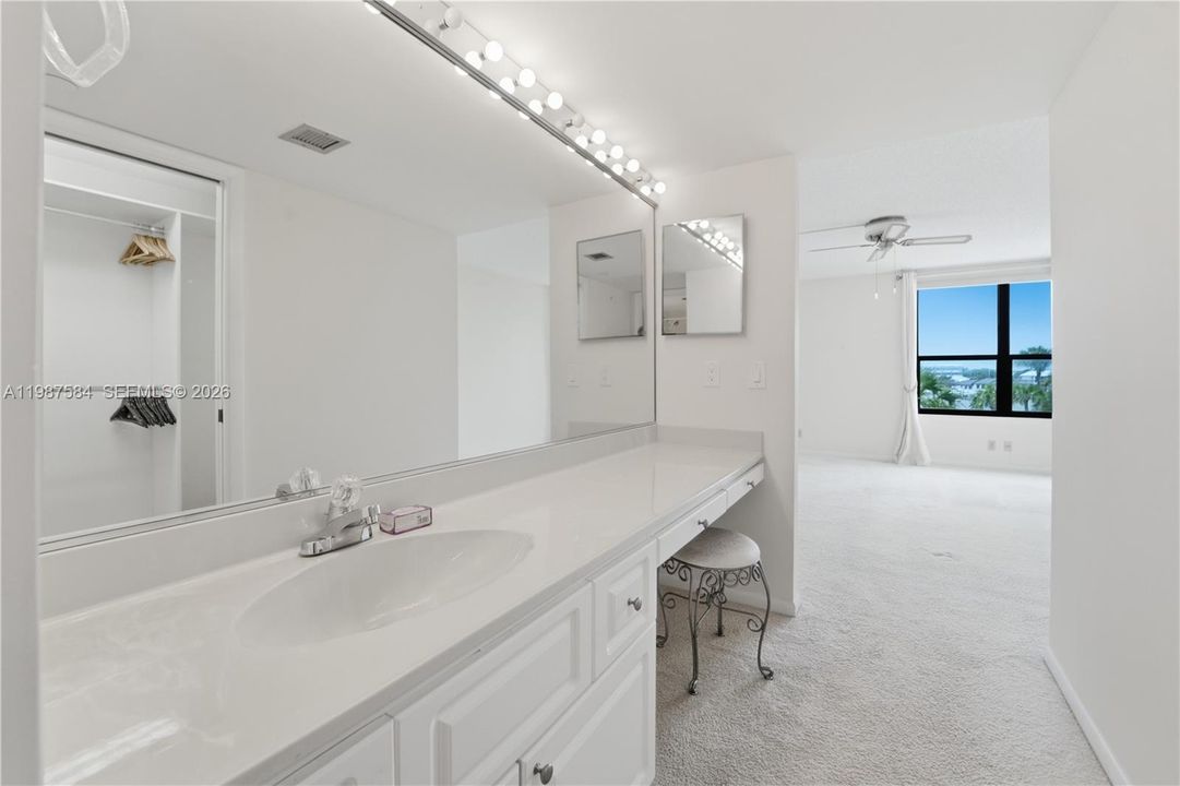 For Sale: $1,695,000 (2 beds, 2 baths, 2358 Square Feet)