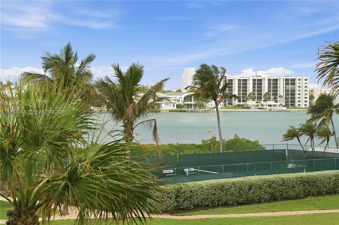 For Sale: $1,695,000 (2 beds, 2 baths, 2358 Square Feet)
