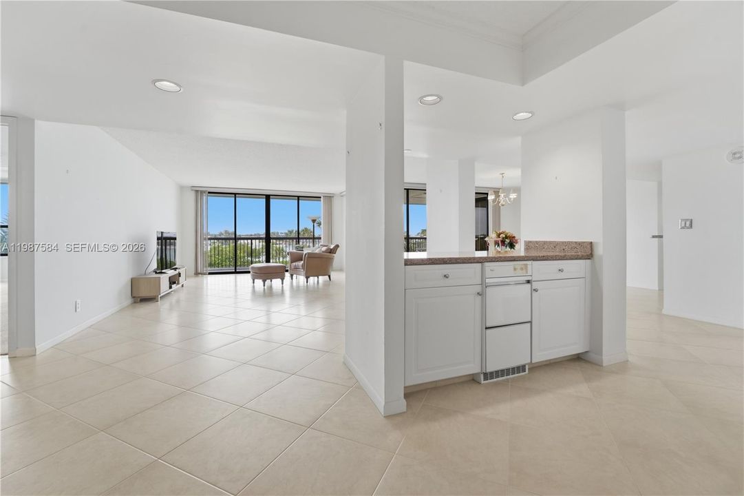 For Sale: $1,695,000 (2 beds, 2 baths, 2358 Square Feet)