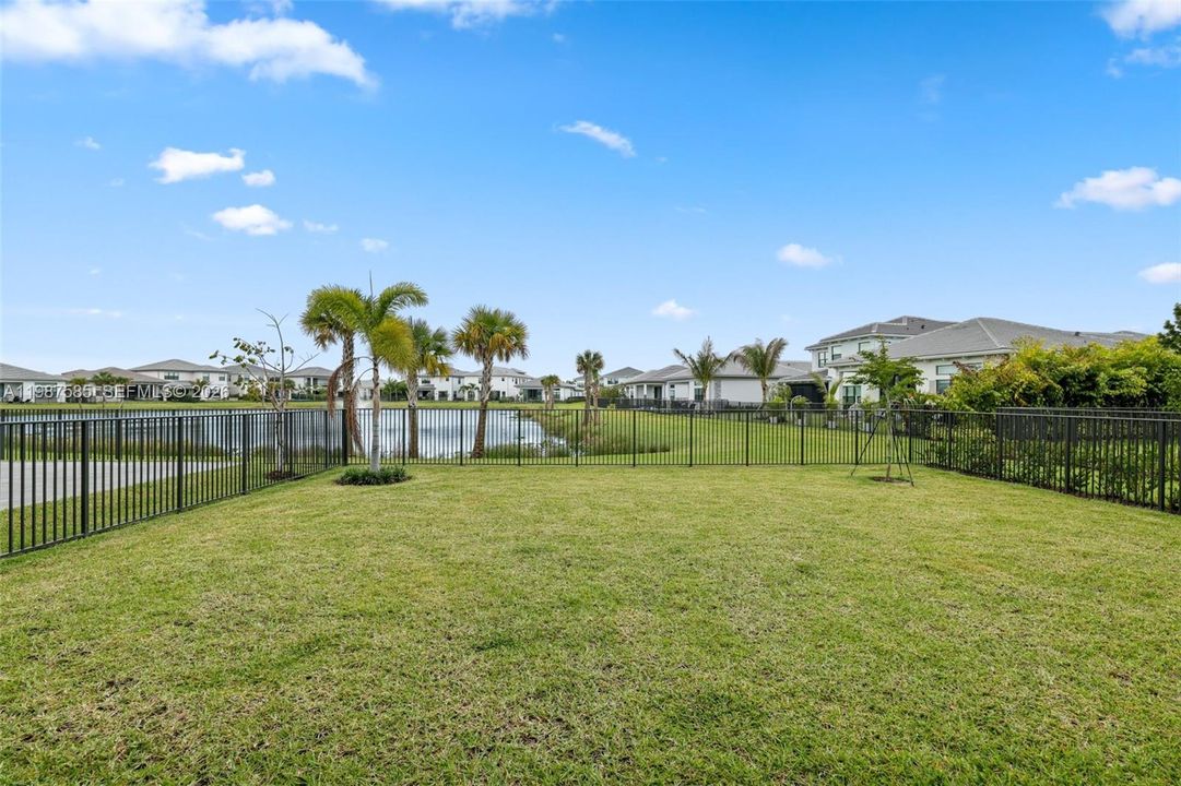 Active With Contract: $7,500 (5 beds, 5 baths, 3704 Square Feet)