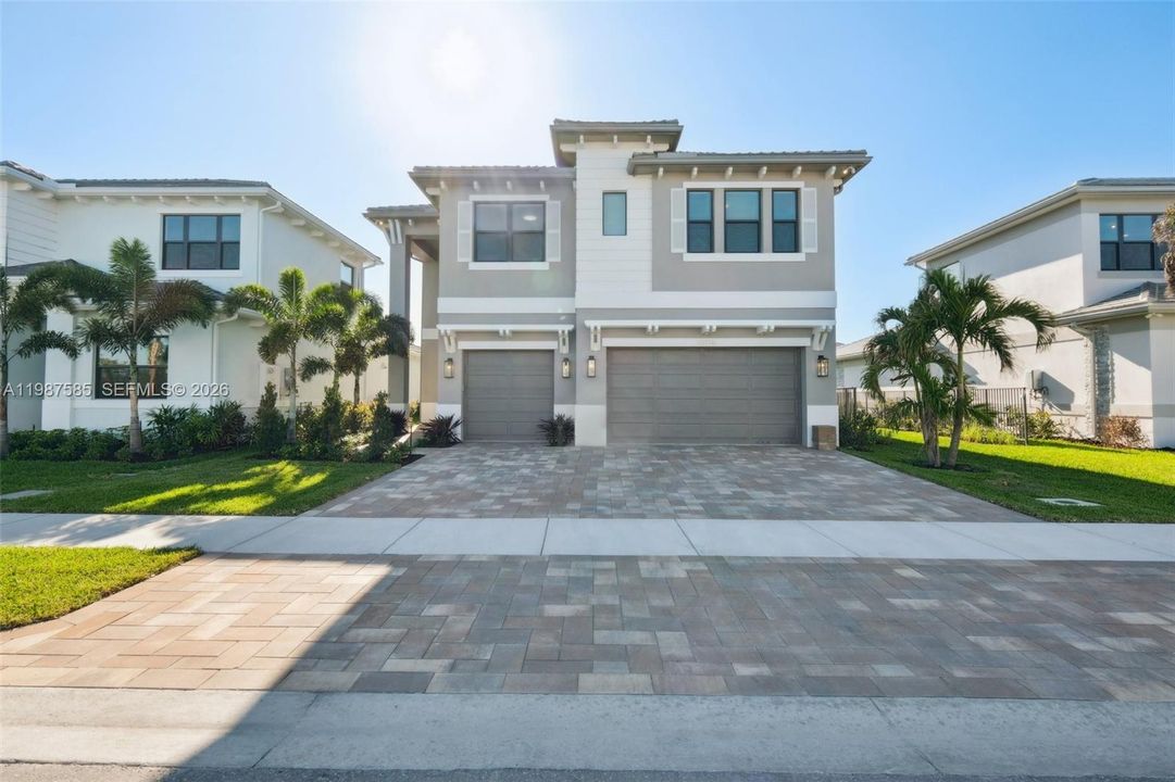 Active With Contract: $7,500 (5 beds, 5 baths, 3704 Square Feet)