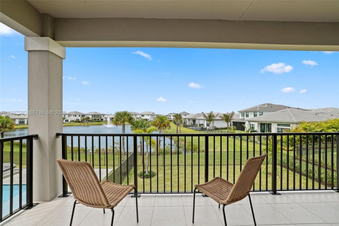 Active With Contract: $7,500 (5 beds, 5 baths, 3704 Square Feet)
