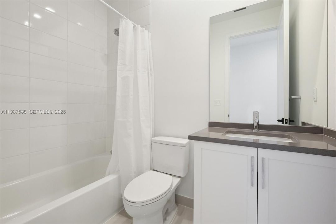 Active With Contract: $7,500 (5 beds, 5 baths, 3704 Square Feet)