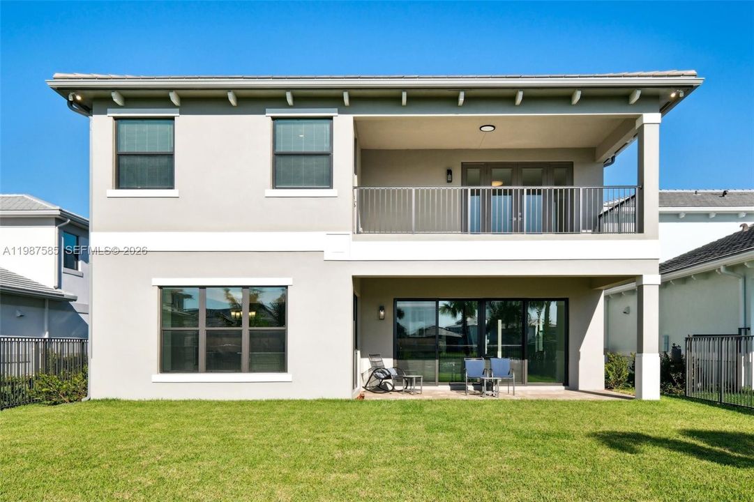 Active With Contract: $7,500 (5 beds, 5 baths, 3704 Square Feet)