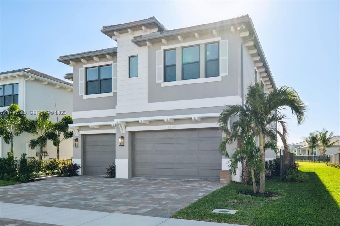 Active With Contract: $7,500 (5 beds, 5 baths, 3704 Square Feet)