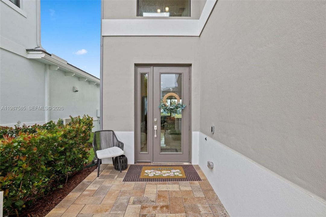 Active With Contract: $7,500 (5 beds, 5 baths, 3704 Square Feet)