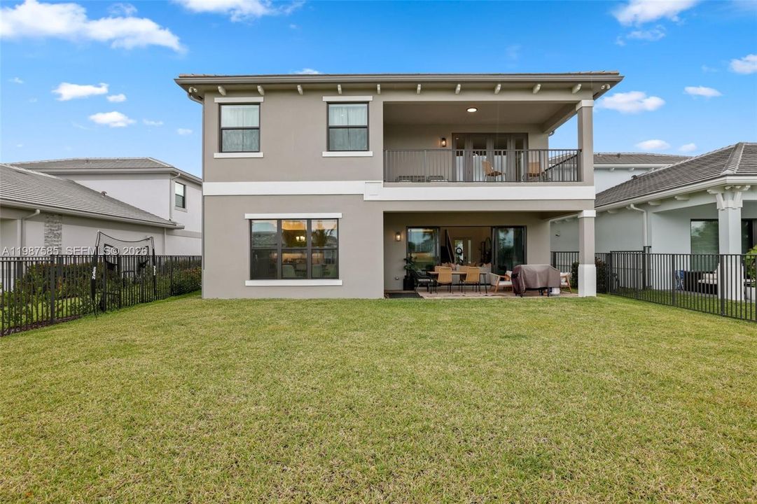 Active With Contract: $7,500 (5 beds, 5 baths, 3704 Square Feet)