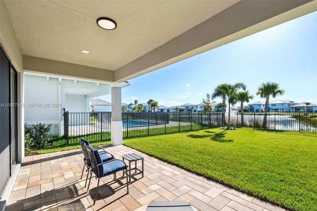 Active With Contract: $7,500 (5 beds, 5 baths, 3704 Square Feet)