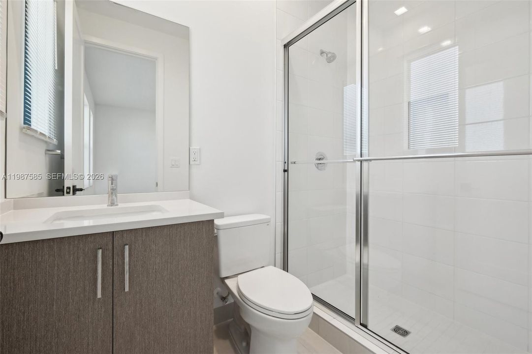 Active With Contract: $7,500 (5 beds, 5 baths, 3704 Square Feet)