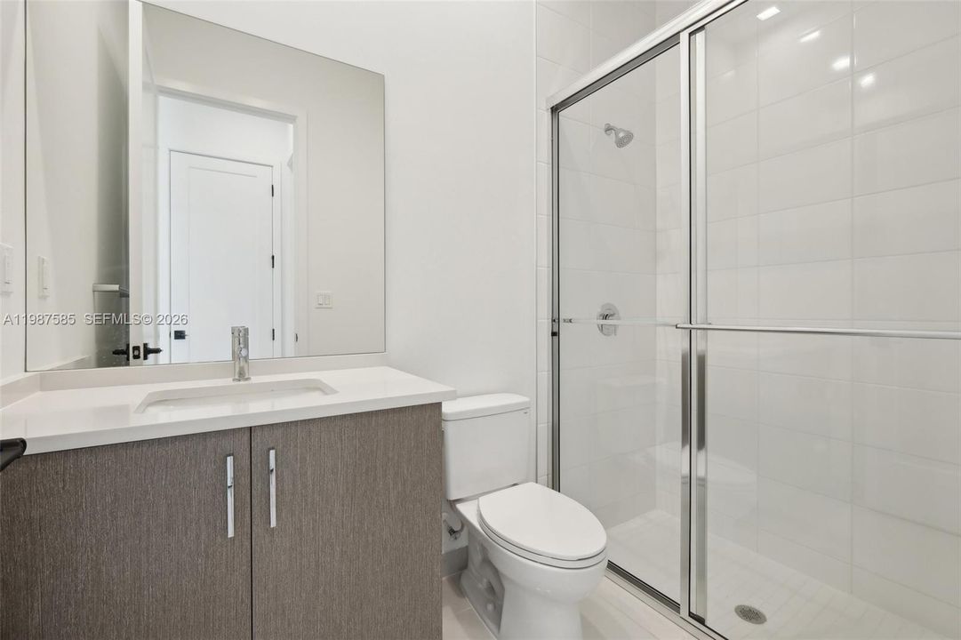 Active With Contract: $7,500 (5 beds, 5 baths, 3704 Square Feet)