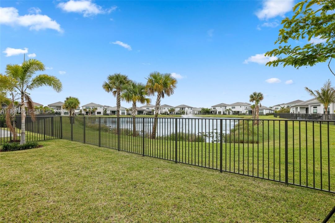 Active With Contract: $7,500 (5 beds, 5 baths, 3704 Square Feet)