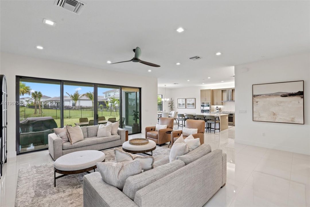 Active With Contract: $7,500 (5 beds, 5 baths, 3704 Square Feet)