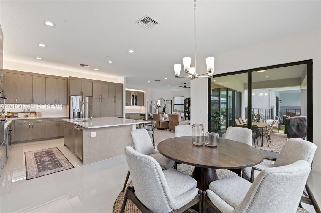 Active With Contract: $7,500 (5 beds, 5 baths, 3704 Square Feet)