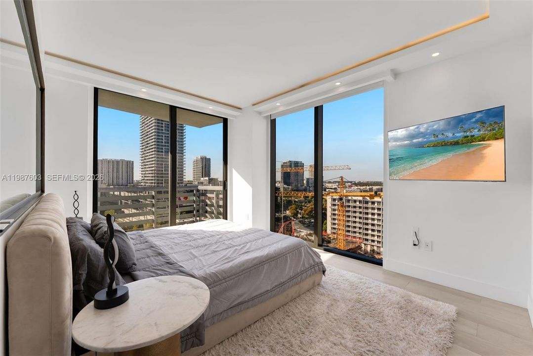 For Sale: $1,149,000 (2 beds, 2 baths, 1311 Square Feet)